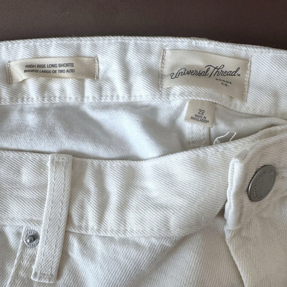 Universal‎ Thread Denim Shorts High Rise 22W White Womens Plus Size Bermuda